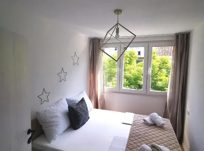 Center Bravos * Макарська